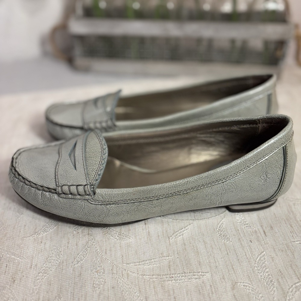 Cole Haan Penny Loafer. Patent Leather Light Green Size 8 1/2